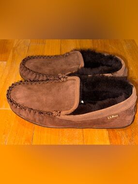 NWOTs Men’s L. L. Bean Suede Slippers Size 10W